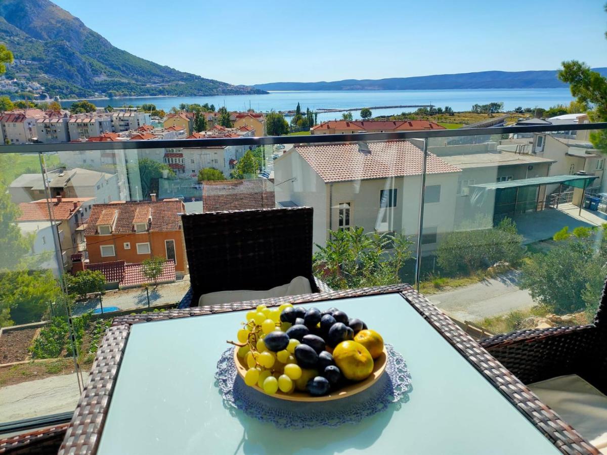 Apartments Elin Omis Luaran gambar