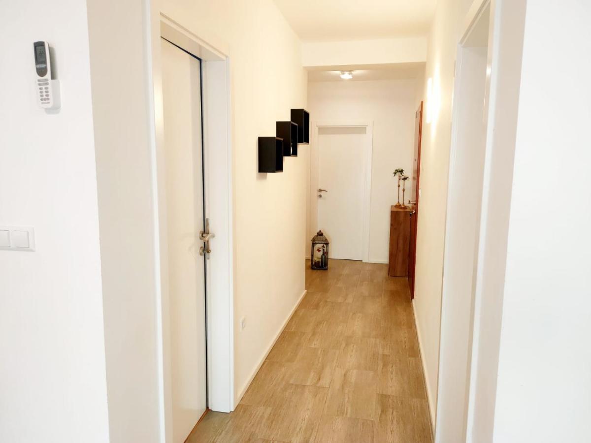 Apartments Elin Omis Luaran gambar