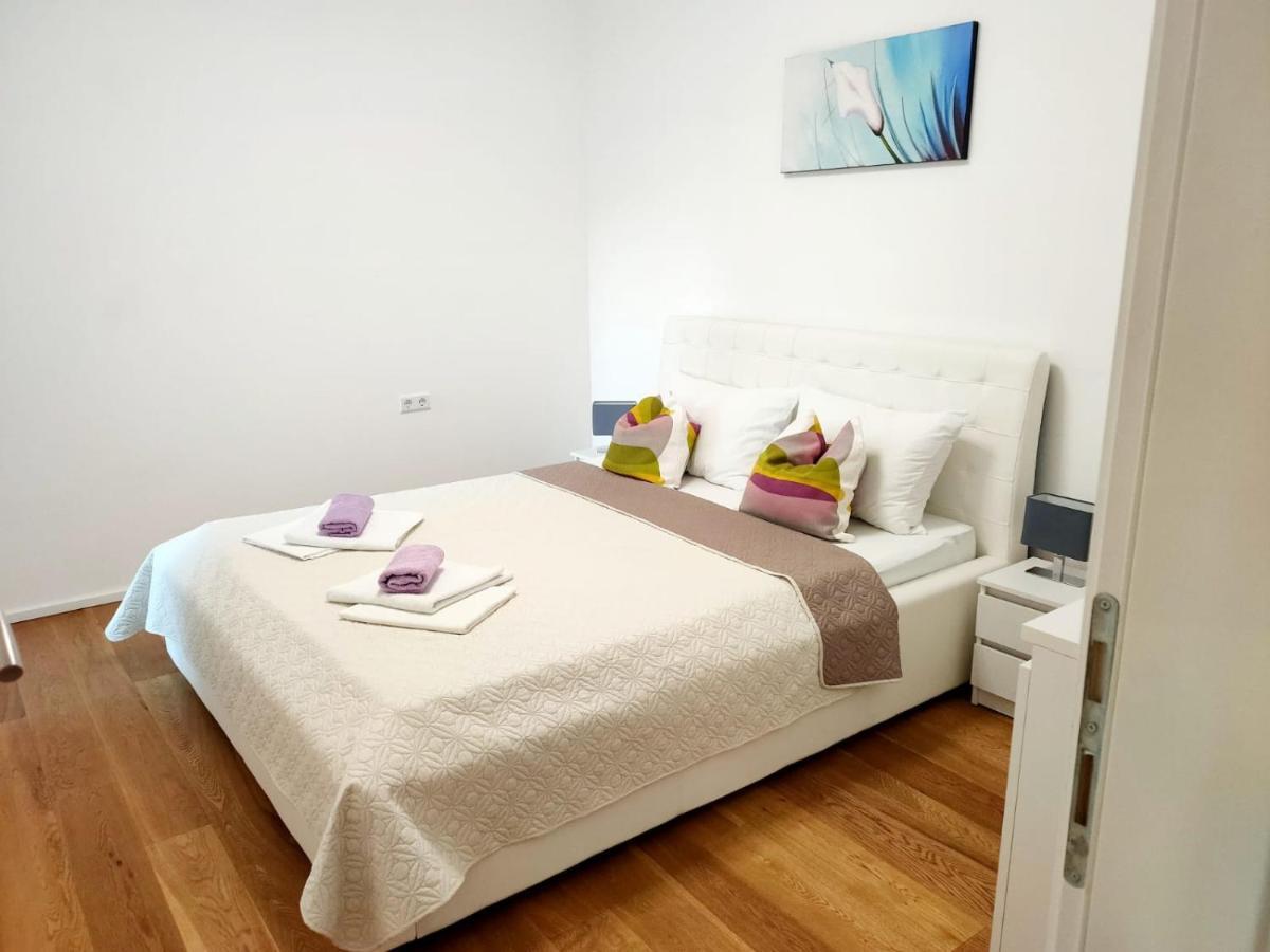 Apartments Elin Omis Luaran gambar