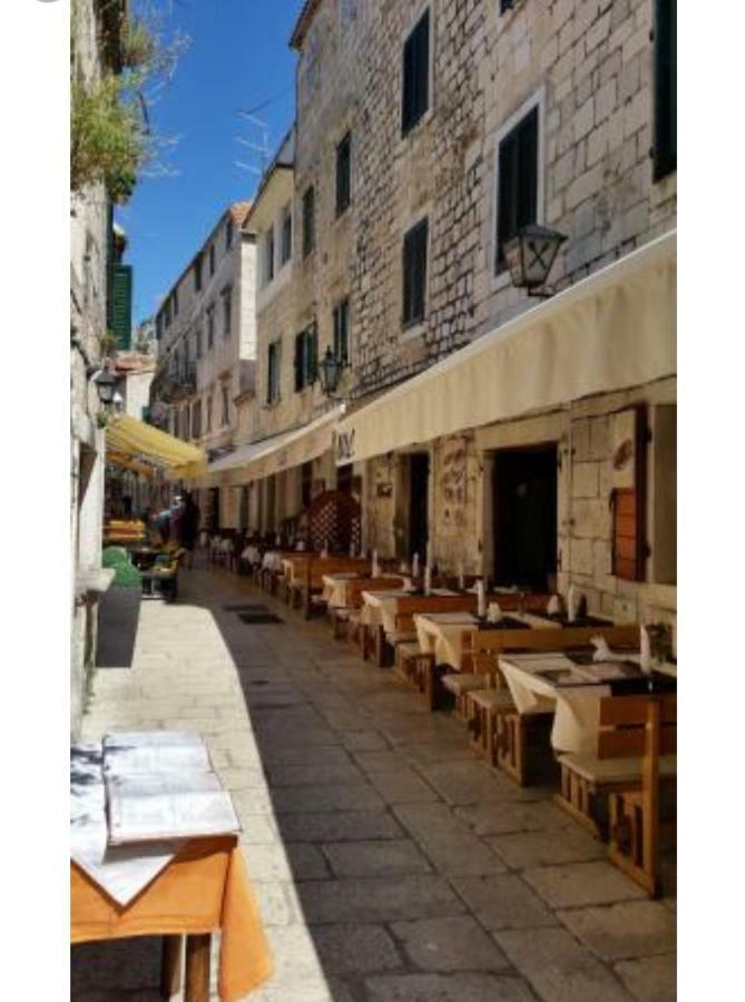 Apartments Elin Omis Luaran gambar