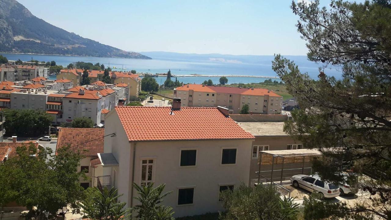 Apartments Elin Omis Luaran gambar